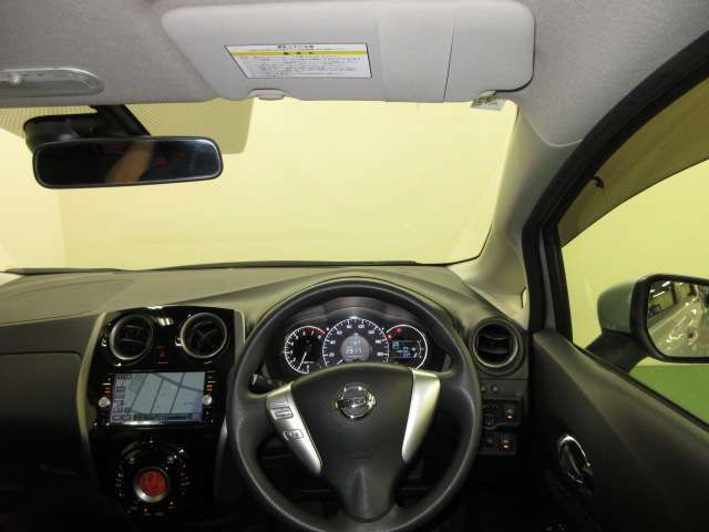 明るく伸びやかな空間・全方位で視野が広く、気持ちが良く運転もしやすい♪