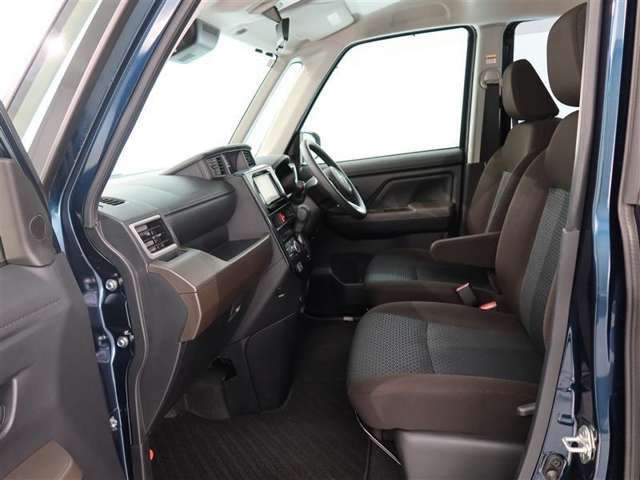 愛車の室内を抗菌・抗ウィルス・防臭コーティングするチタニア（有料）がオススメ！車内を安心・安全・快適に保ちます！詳細は店舗スタッフまでお尋ねください。