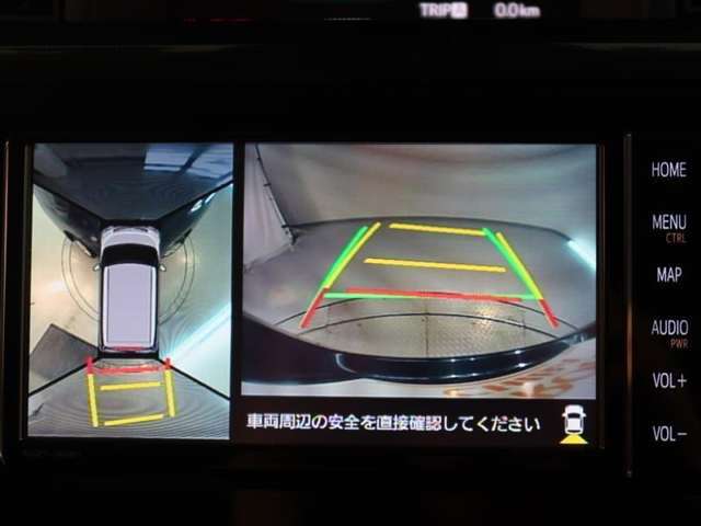 パノラミックビューモニター付きです。車両を上から見たような映像をモニター画面に表示。運転席からの目視では見にくい、車両周辺の状況をリアルタイムでしっかり確認できます。