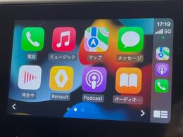 ●Apple　Car　Play：スマホとの有線接続で、ナビ・オーディオ再生などスマホのアプリ機能が画面でも使える便利機能です！