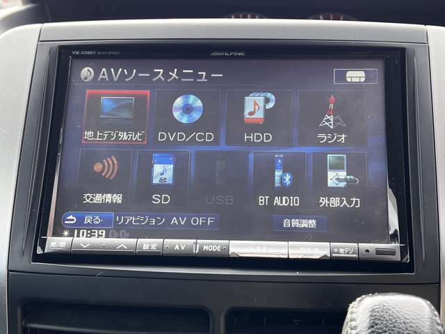 CD/DVD・フルセグTV・FM/AM・Bluetoothオーディオ・HDD録音機能ついています