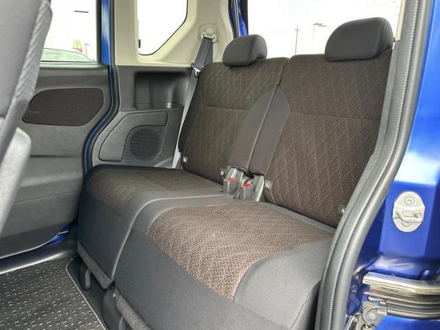 WECARSでは各商談席に大型モニターをご用意しております！見やすい大画面でゆったりと全国の在庫をご覧いただけます！是非ご来店お待ちしております！