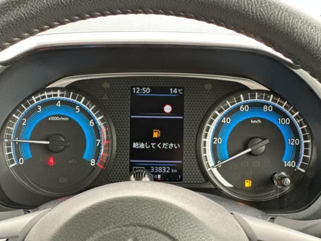 WECARSの展示場では実際に見て、触ってお車をお選びいただけます！知識の豊富な営業スタッフが様々なカーライフをご提案いたします！