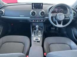 Audiのインテリアはエクステリア同様、優れたデザイン性とクオリティ、そして機能性を兼ね備えております。