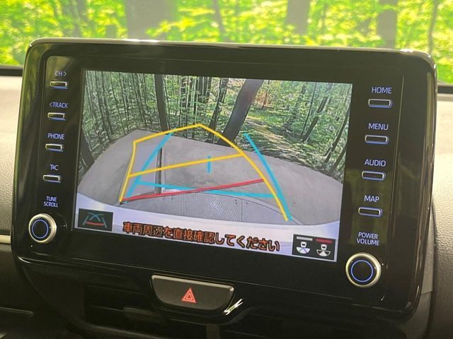 【バックカメラ】駐車時に後方がリアルタイム映像で確認できます。大型商業施設や立体駐車場での駐車時や、夜間のバック時に大活躍！運転スキルに関わらず、今や必須となった装備のひとつです！