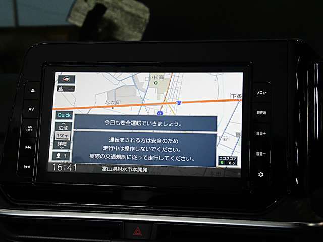 日産純正ナビゲーションMJ121D-Wが付いています。