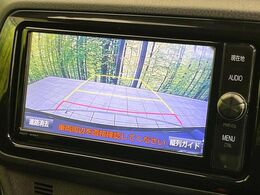 【バックカメラ】駐車時に後方がリアルタイム映像で確認できます。大型商業施設や立体駐車場での駐車時や、夜間のバック時に大活躍！運転スキルに関わらず、今や必須となった装備のひとつです！
