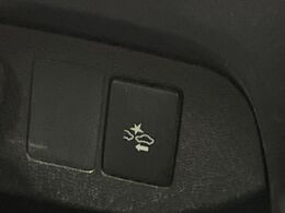 【トヨタセーフティセンス】走行中に前方の車両等を認識し、衝突しそうな時は警報とブレーキで衝突回避と被害軽減をアシスト。より安全にドライブをお楽しみいただけます。