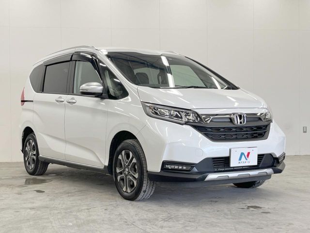 大好評のボディコーティング「弾スプラッシュコート」もご納車までに施工可能。通常のガラスコートと異なる、耐久年数6年の無機質ガラスコーティングが、ボディをキレイな状態に保ってくれます。