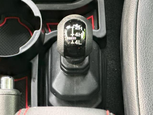 お車に合わせて無料保証以外にも、保証範囲、期間、距離を拡充させた有料保証もご用意しております！中古車の購入が初めてで不安・・・というお客様もご安心ください！