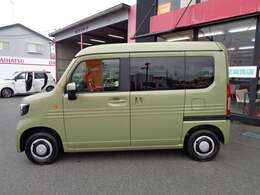 お車を見られる際には是非エンジンルームもチェックしてみてください！その仕上がりに驚かれるはずです！！