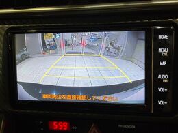 【バックカメラ】駐車時に後方がリアルタイム映像で確認できます。大型商業施設や立体駐車場での駐車時や、夜間のバック時に大活躍！運転スキルに関わらず、今や必須となった装備のひとつです！