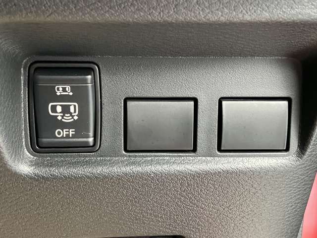 電動スライドドアはハンズフリー機能が付いています。足を動かすだけで開け閉めができるようになります。