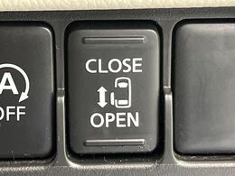 【パワースライドドア】スマートキーや運転席のスイッチでスライドドアの開閉が可能♪電動だから力を入れてドアを開ける必要が無く、小さいお子様でも、重い荷物を持っている時もラクに開け閉めできます♪