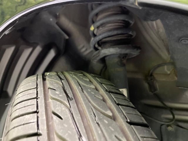 お車を安心してお乗りいただく為には、足回りの定期点検が欠かせません。サービスサポート（有償保証）では無料点検もご提供しており、安心のカーライフをお過ごしいただけるサポート体制が整っています。