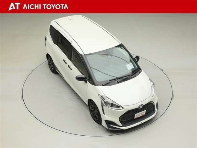 両側パワースライドドア付きだから、狭い駐車スペースなどでの乗り降りラクラク♪小さなお子さまのいるご家庭には嬉しい装備です。