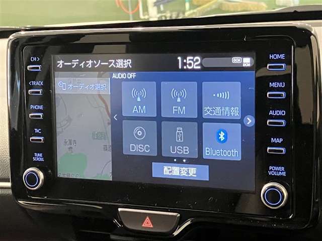 【Bluetooth接続できます♪】　スマートフォンやポータブルオーディオで持ち歩いているお気に入りの曲をBluetoothでワイヤレス再生できます♪　ドライブがさらに楽しくなりますネ♪