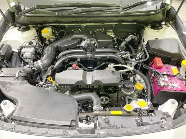 安心の最長10年・走行無制限保証（有償）をご用意。保証内容も充実はもちろん、無料点検＆オイル交換や、年中無休の全国・24時間ロードサービスも付帯されておりますのでご安心下さい。