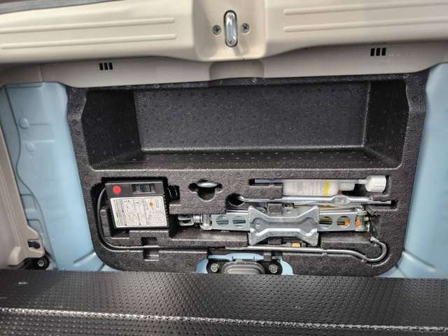 来店時は事前に電話連絡の上ご来店下さい。また、平日土曜日曜祝日は営業しており年末年始のみお休みです。カーセンサー　フリー電話：0078-6002-569407