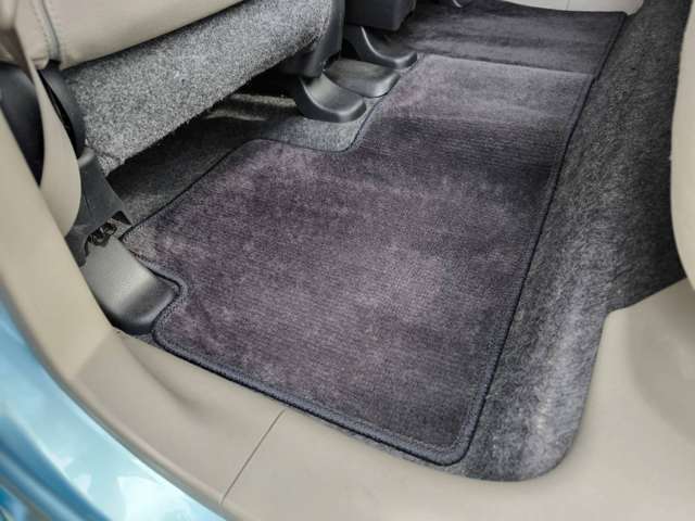 来店時は事前に電話連絡の上ご来店下さい。また、平日土曜日曜祝日は営業しており年末年始のみお休みです。カーセンサー　フリー電話：0078-6002-569407