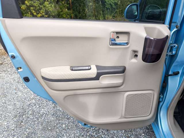 来店時は事前に電話連絡の上ご来店下さい。また、平日土曜日曜祝日は営業しており年末年始のみお休みです。カーセンサー　フリー電話：0078-6002-569407