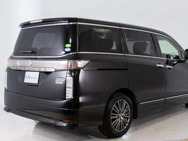 ★ボディーカラーは新車時からの純正色です！色替え車・オールペイント車両ではございません。
