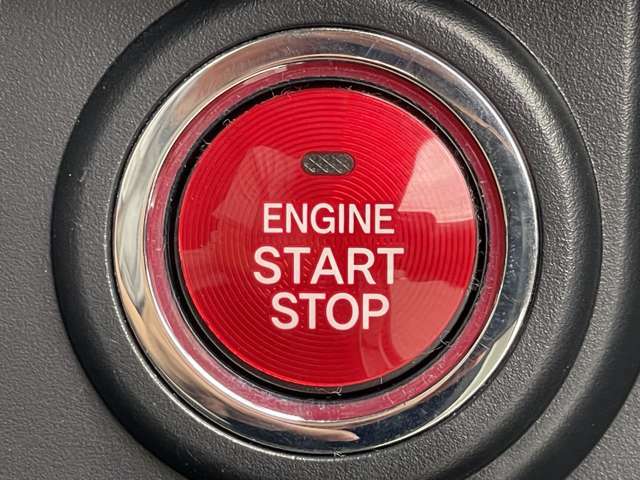 ◆スマートキー/プッシュスタート『鍵を挿さずにポケットに入れたまま鍵の開閉、エンジンの始動まで行えます。』