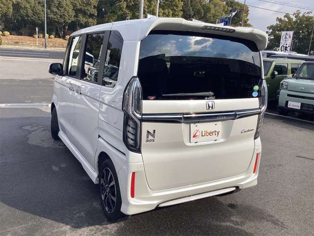 ■□■□■ アフターサービスもお任せ下さい！！ 自社整備工場を完備しております！！ 国土交通省指定整備工場なので車検も最短45分で終わります♪  ■□■□■