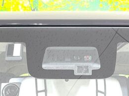 【スズキ　セーフティサポート】走行中に前方の車両等を認識し、衝突しそうな時は警報とブレーキで衝突回避と被害軽減をアシスト。より安全にドライブをお楽しみいただけます。