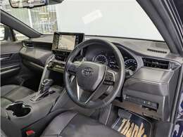 見通しのよいすっきりとした視界で、誰でも運転しやすいです。運転のしやすさは疲れにくさにも繋がりますよ♪