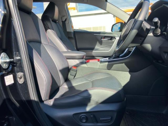 「この車の写真をもっと見たい」「状態が気になる」「この装備はついている？」どんな小さな疑問でもお気軽にお問い合わせください！