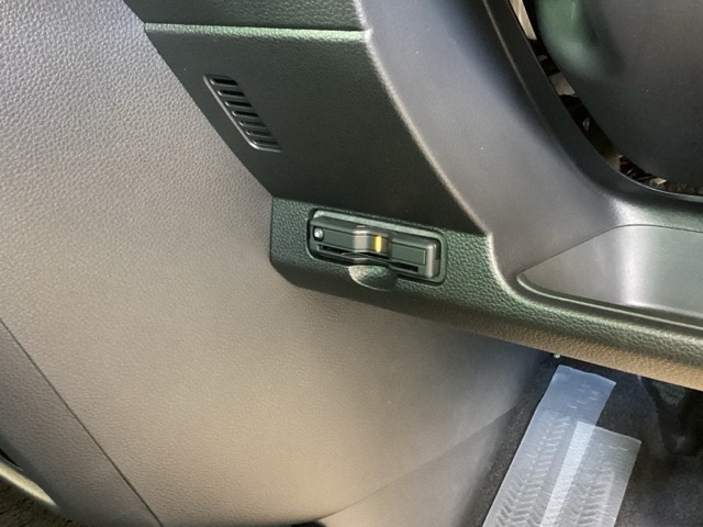 ETC付いてます。ETCが使用可能な道路通行料はキャッシュレスでスマートに走行できます。再セットアップして納車致します。
