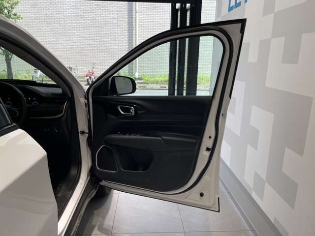 この度は、弊社中古車をご覧いただき誠にありがとうございます。お問い合わせの際は、弊社無料通話　TEL：　0078-6002-8073200008　までお電話くださいませ。たくさんのご連絡、お待ちしております。