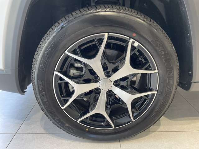 この度は、弊社中古車をご覧いただき誠にありがとうございます。お問い合わせの際は、弊社無料通話　TEL：　0078-6002-8073200008　までお電話くださいませ。たくさんのご連絡、お待ちしております。