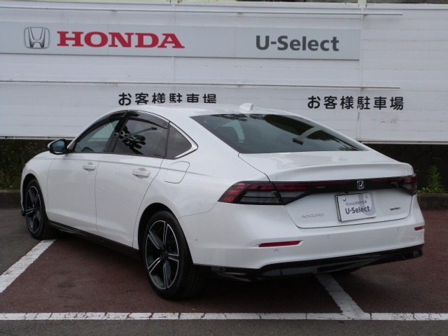 新車登録時からのメーカー保証を引き続きご利用いただくことが出来ます。メーカー保証は一般保証が新車登録時から3年間（6万km以内）、特別保証が新車登録時から5年間（10万km以内）となっております。