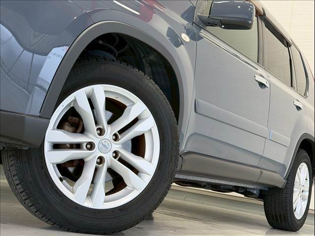 【純正アルミホイール】外観にマッチした純正アルミホイールを装着しております。各種社外アルミホイールや、スタッドレスタイヤも取扱いしております。是非ご相談ください♪