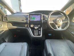 グループ総在庫数約30，000台！！全国の系列店からメーカー・車種問わずご紹介出来るので、あなたにピッタリのお車が見つかるはずです♪まずはお問い合わせ下さい☆