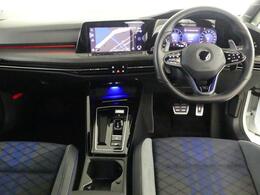 レザーステアリングにデジタルメーターです！車両情報、ナビをメーター画面内で確認できます）お客様の運転をサポートします！