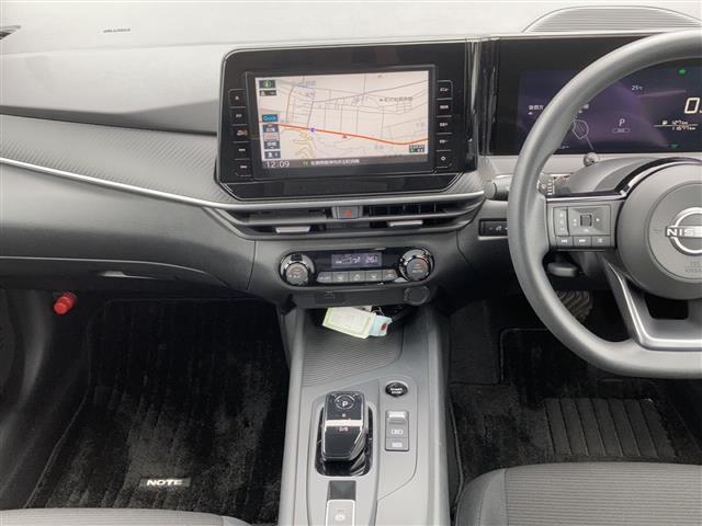 気になる車はすぐにお問い合わせください！画面右側の0066から始まる無料ダイヤルからお問い合わせ下さい！専門スタッフがお車のご質問にお答えいたします！