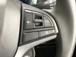 【アダプティブクルーズコントロール】高速道路での長距離走行が楽に！！自動で速度を保つクルーズコントロールが、衝突軽減システムと連携し、前方の車両を感知して車間を保つように速度調節してくれます！！
