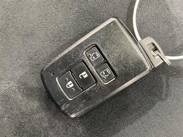気になる車はすぐにお問い合わせください！画面右側の0066から始まる無料ダイヤルからお問い合わせ下さい！専門スタッフがお車のご質問にお答えいたします！