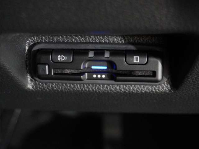 【ETC車載器】高速道路のご利用時にとても便利なETC車載器。セットアップ(費用別途)後にお渡ししとなります。