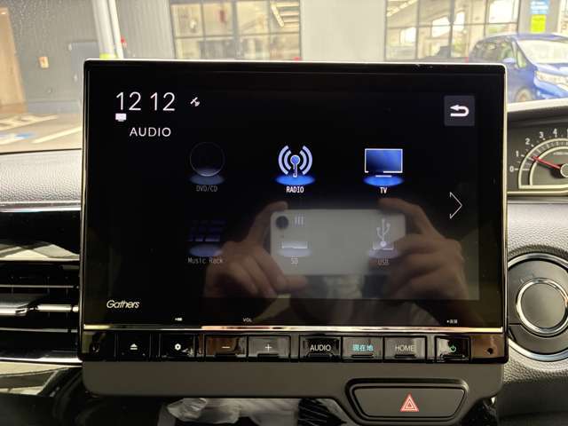 敷地内には整備工場も併設しておりますので、購入後のメンテナンスや定期点検・車検も受け付けております。