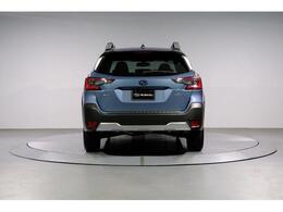 航空機メーカーとしてのDNAを持つスバルは、常に人中心としたモノづくりで安全技術を磨きあげてきました。