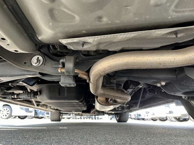 専門業者によるルームクリーニング実施☆室内の細かい所からエンジンルームまでキレイになった状態でお渡しいたします♪