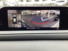 狭い駐車場や路地でも確認したいエリアの状況が直感的に把握しやすく、運転操作に役立つ全方位モニターが付いていますので安心ですね☆