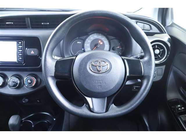 インパネはシンプルなデザイン。運転もし易そう！