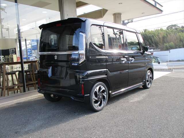 【陸運局認定指定車検工場完備】国家資格検査員1名・国家資格整備士3名で、お客様の大切な愛車を末永く安心サポートさせて頂きます！当店おすすめ安心メンテパック加入で3年間のメンテナンスと車検がお得！