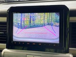 【バックカメラ】駐車時に後方がリアルタイム映像で確認できます。大型商業施設や立体駐車場での駐車時や、夜間のバック時に大活躍！運転スキルに関わらず、今や必須となった装備のひとつです！