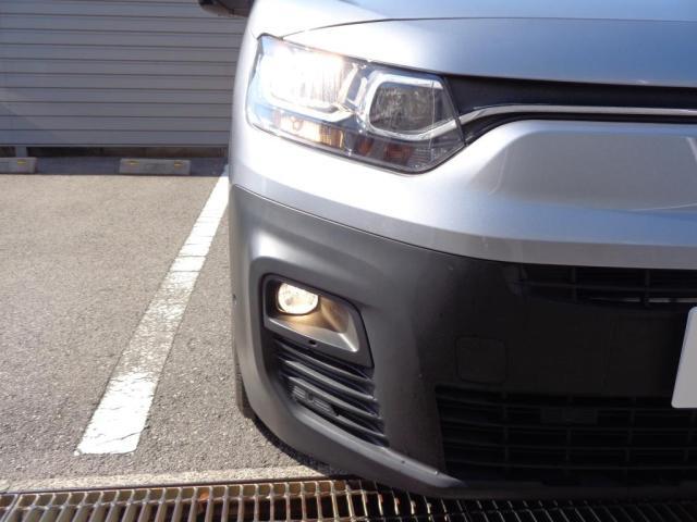 LEDヘッドライトバルブや、各ランプ類のLED化もお気軽にご相談ください。